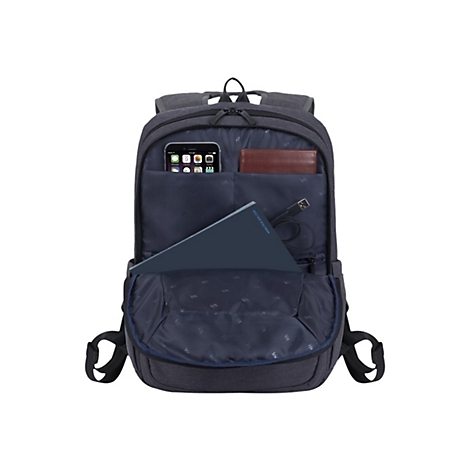 Ein offener, dunkelgrauer Rucksack, der Innenraum ist gefÃ¼llt mit einem Tablet, einem Smartphone, einer GeldbÃ¶rse und einem Ladekabel.
