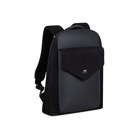 Schwarzer Rucksack mit einer Klappe und zwei Schultergurten. Das Markenlogo ist auf der Klappe zu sehen.