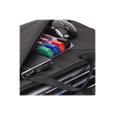 Schwarze Laptoptasche, gefÃ¼llt mit Maus, Stiften und Laptop.