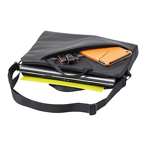 Schwarze Laptoptasche, offen, mit Laptop, Tablet, Portemonnaie und Dokumenten. Die Tasche hat einen Schulterriemen.