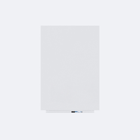 Große, weiße Magnettafel, auf der Unterseite Marker.