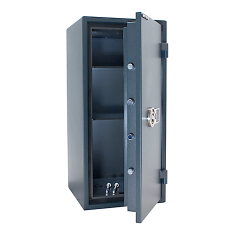 Coffre-fort en acier avec porte ouverte. Deux étagères à l'intérieur. La porte argentée a un bouton rotatif.