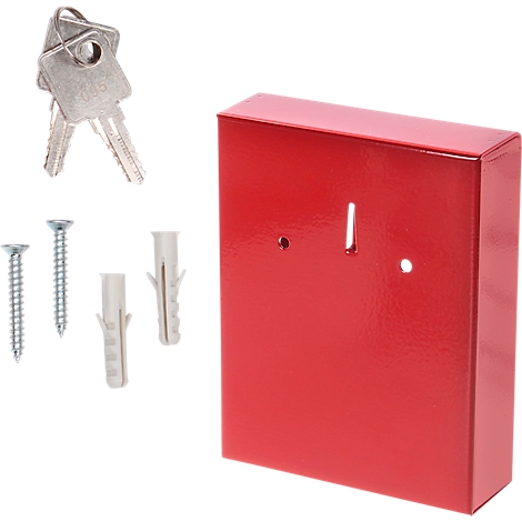 Roter Wandbriefkasten mit Schlüsseln, Schrauben und Dübeln. Der Kasten hat zwei Löcher und einen Schlitz.