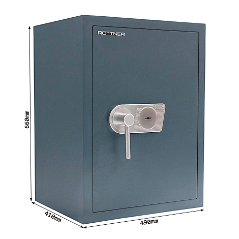Grijze kluis met zilveren handvat en slot. Afmetingen: 666mm x 490mm x 410mm. Opschrift: ROTTNER.