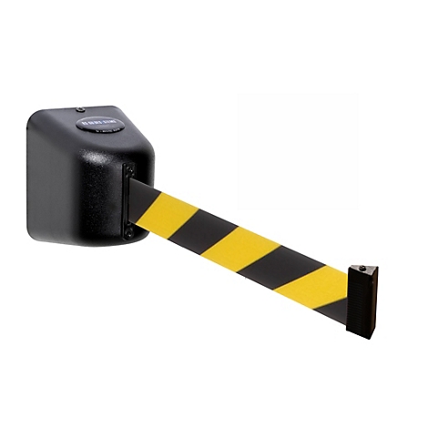 Wandgurtständer mit schwarz-gelbem Warnband und Magnethalterung vor weißem Hintergrund.