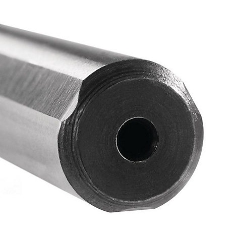 Nahaufnahme eines metallischen Werkzeugs mit sechseckigem Schaft und Bohrung.