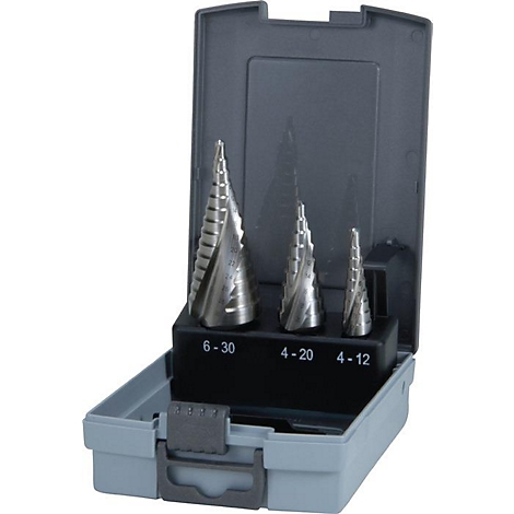 Drei Kegelbohrer in einer grauen Box. Auf dem schwarzen Einsatz sind die Größen 6-30, 4-20 und 4-12 angegeben.