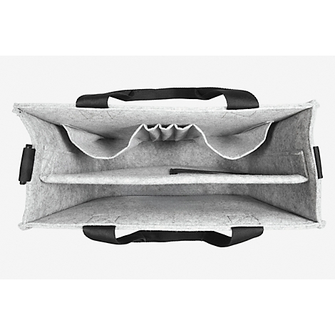 Sac en feutre gris clair, ouvert en haut. Poignées noires, nombreux compartiments. À l'intérieur, une cloison.