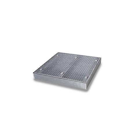 Vierkant metalen rooster op een witte achtergrond. Rooster met een vierkant rasterpatroon en een omlijsting van metaal.