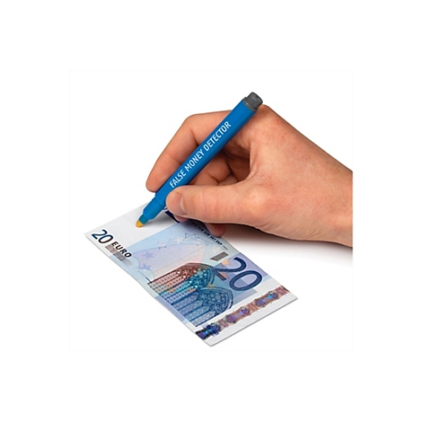 Eine Hand hält einen blauen Stift mit der Aufschrift "FALSE MONEY DETECTOR" und prüft einen 20-Euro-Schein.