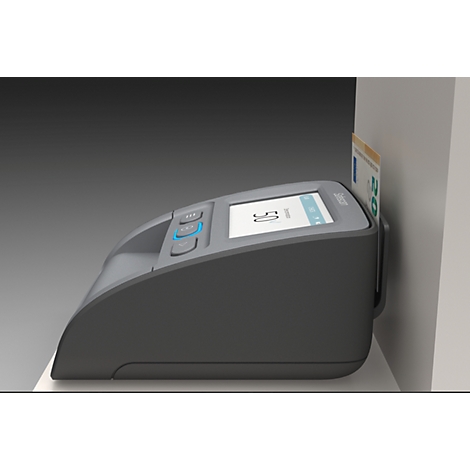 Grauer Kartenleser, Geldnoten werden eingeführt, Display mit Text. Drei blaue Tasten.