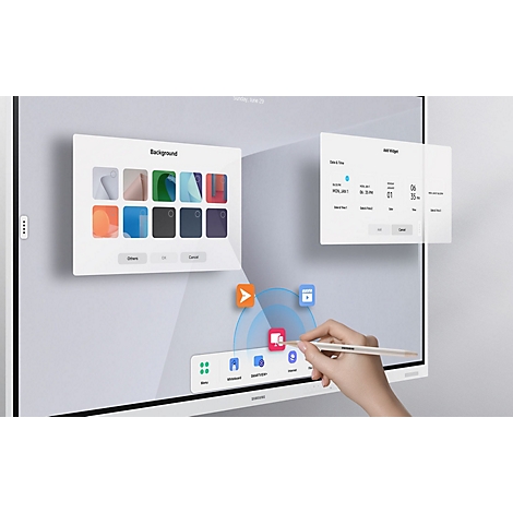 Digitale Bedienung eines interaktiven Whiteboards mit einem Eingabestift und Auswahlmenüs für Hintergrund und Widgets.