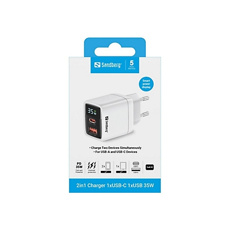 Weißer Sandberg 35W Wandadapter mit Display, USB-C und USB-A Anschlüssen in der Produktverpackung.