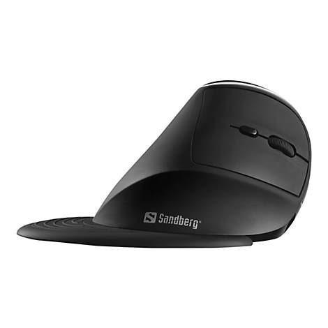Schwarze ergonomische Maus von Sandberg mit seitlichen und oberen Tasten sowie einem Scrollrad auf weißem Hintergrund.