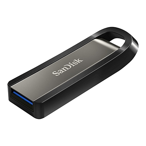 Clé USB noire avec surface argentée. Inscription : SanDisk. Avec ouverture de poignée.