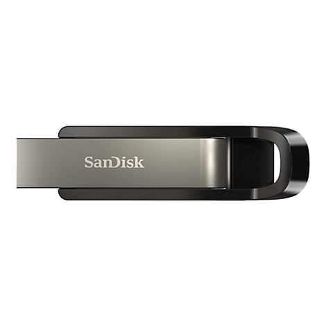 Nahaufnahme eines silbernen und schwarzen SanDisk USB-Sticks. Der Schriftzug "SanDisk" ist deutlich sichtbar.
