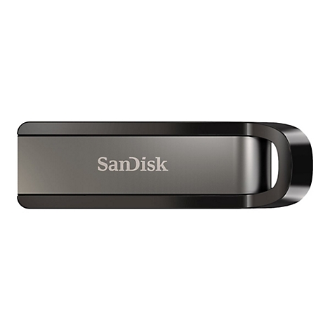 Ein grauer USB-Stick mit dem Schriftzug Sandisk. Das Gehäuse ist dunkel und hat eine Schlaufe.