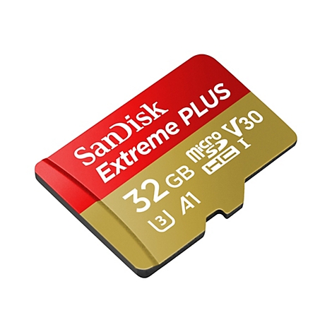 Gros plan d'une carte micro SD Sandisk Extreme PLUS avec un design rouge et or. Étiquetée avec 32 Go, micro SD et V30.