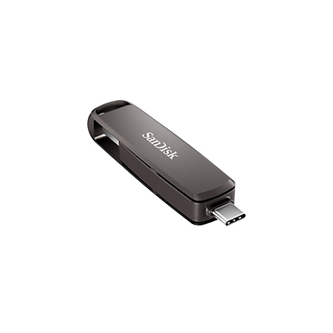 Une clé USB-C grise SanDisk, en diagonale de en haut à gauche à en bas à droite sur fond blanc.