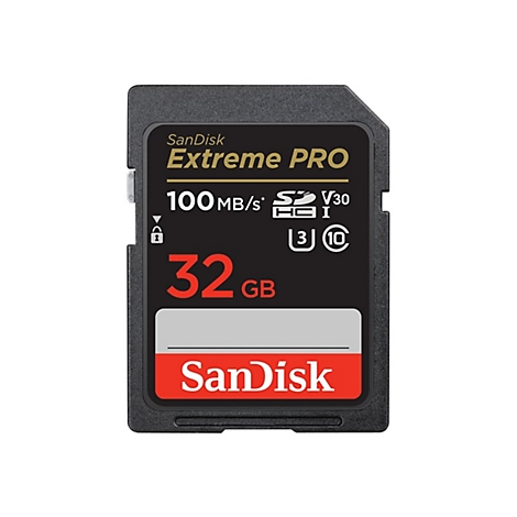 Schwarze Sandisk Extreme Pro SD-Karte. Beschriftung: 32 GB, 100 MB/s, V30, U3. Roter Sandisk-Schriftzug.