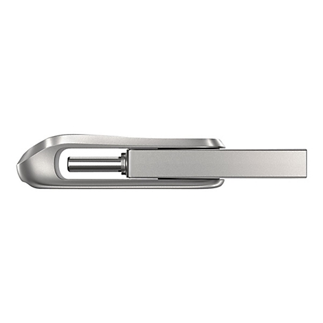Une clé USB argentée sur fond blanc.