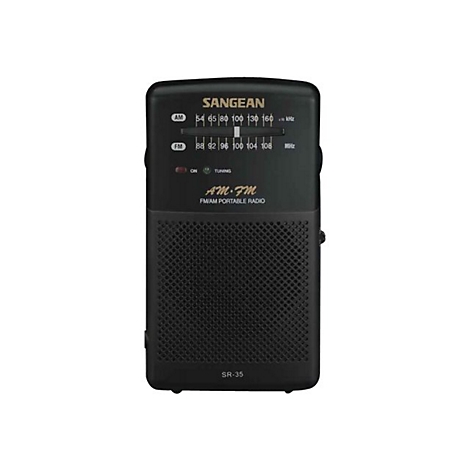 Schwarzes, kompaktes Sangean SR-35 tragbares AM/FM-Radio mit analoger Skala vor weißem Hintergrund.
