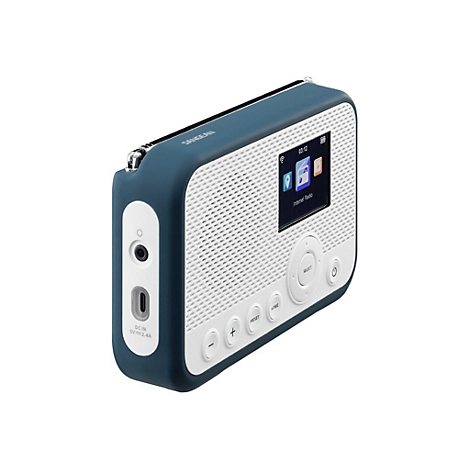 Blau-weißes Sangean Digitalradio mit kleinem Display und Bedienknöpfen vor weißem Hintergrund.