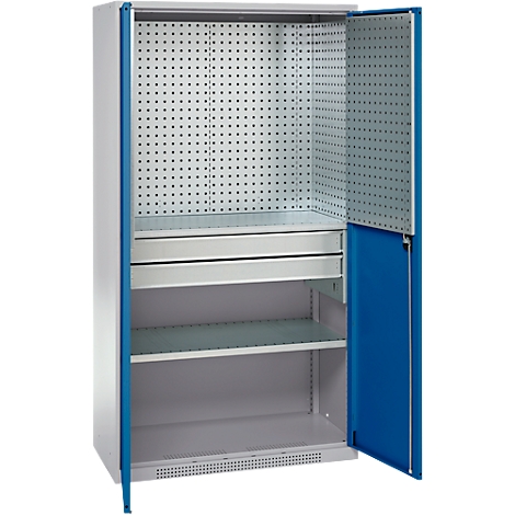 Armoire à outils avec portes bleues, ouverte. Intérieur : panneau perforé, tiroir et étagères.