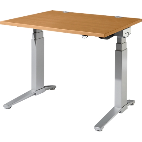 Een in hoogte verstelbaar bureau van hout en metaal. Het tafelblad is lichtbruin, het frame zilver.