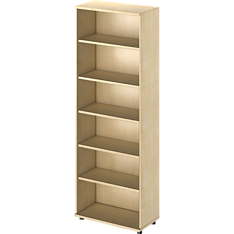 Librería alta de color marrón claro con seis estantes. El mueble se apoya sobre ruedas.