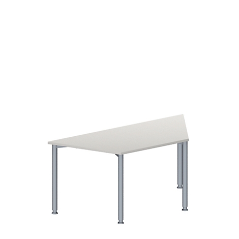 Mesa triangular blanca con patas plateadas, sobre fondo blanco.