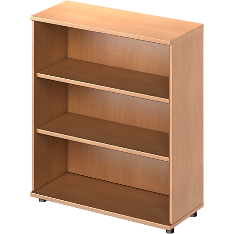Een lichtbruine houten boekenkast met drie compartimenten, gefotografeerd in een 3/4 hoek.