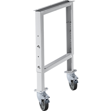 Un cadre blanc avec des roulettes. Il a une forme rectangulaire avec une barre transversale supérieure et deux supports verticaux se terminant en roulettes.