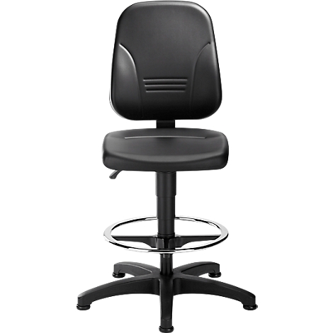 Chaise pivotante noire avec dossier, assise, repose-pieds et base en étoile.