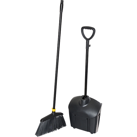 Besen und Kehrblech, schwarz. Der Besen hat gelbe Akzente. Der Kehrblech hat einen Griff.