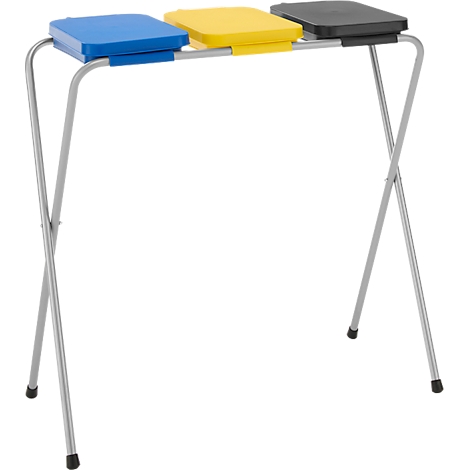 Mülltrennsystem mit drei farbigen Behältern: blau, gelb und schwarz. Das Gestell ist silberfarben.