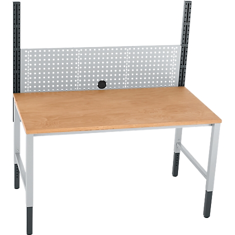 Witte werkbank met gaatjesbord. Zwarte beugels aan beide zijden. Details: zwarte poten en beugel.