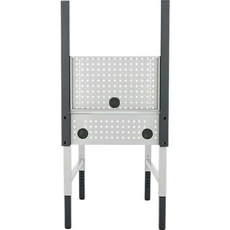 Werkbank met geperforeerd paneel. De werkbank heeft grijze frames en een licht paneel met gaten. Hij staat voor een witte achtergrond.