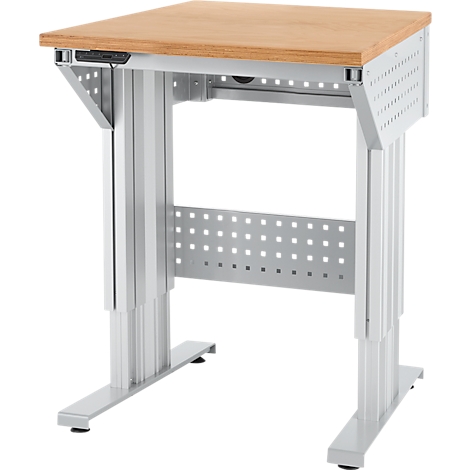 Bureau met houten blad en zilveren poten. Het frame is in hoogte verstelbaar. Het blad is rechthoekig en lichtbruin.