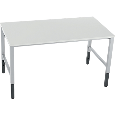 Witte bureau met zilveren poten, zwarte voeten, op een witte achtergrond.