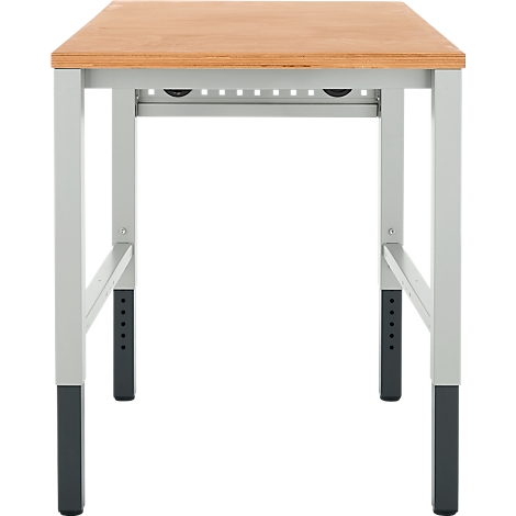 Een houten tafel met een zilveren frame. De poten zijn in hoogte verstelbaar.