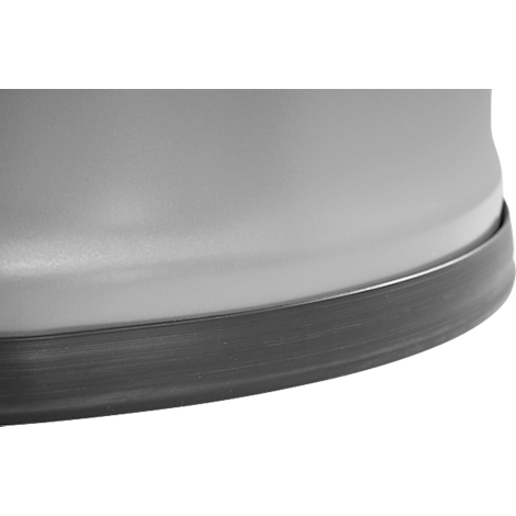 Close-up: Afgerond, grijs object met een donkere, brede rand.