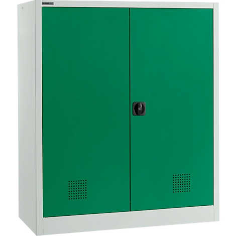 Armoire verte à deux portes et poignée noire. Encadrement blanc. Deux trous de ventilation.