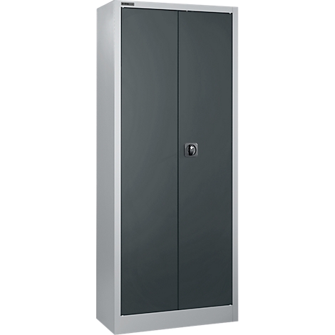 Ein grauer Stahlschrank mit zwei Türen und einem Griff. Der Schrank steht aufrecht.