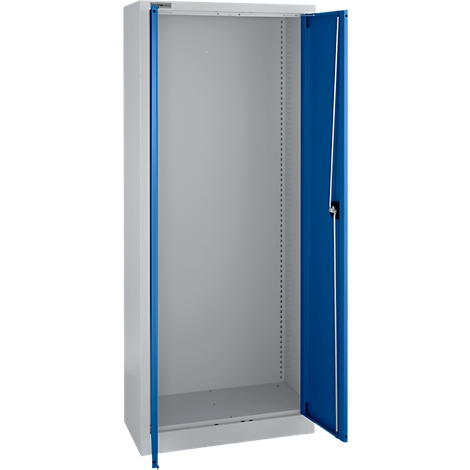 Offener Metallschrank mit blauer Innenseite. Der Schrank ist weiß und steht leer.