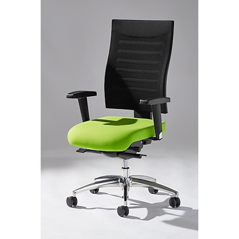 Office chair with a black backrest, armrests, and a green seat. Chrome frame with wheels.