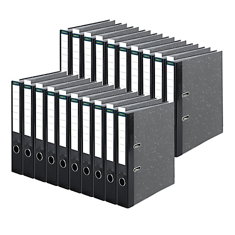 Opstelling van zwarte ordners met witte labels. De ordners zijn verspringend gerangschikt.