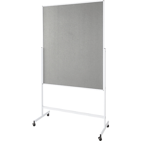 Grijs prikbord op een wit, rolbaar frame.