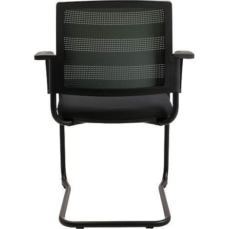 Chaise de bureau noire sans roulettes, avec dossier en maille et accoudoirs. Les pieds de la chaise sont en forme de U.