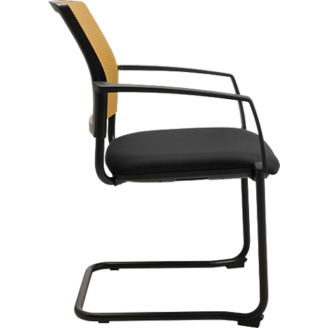 Chaise de bureau cantilever noire avec dossier en maille jaune, vue de côté.